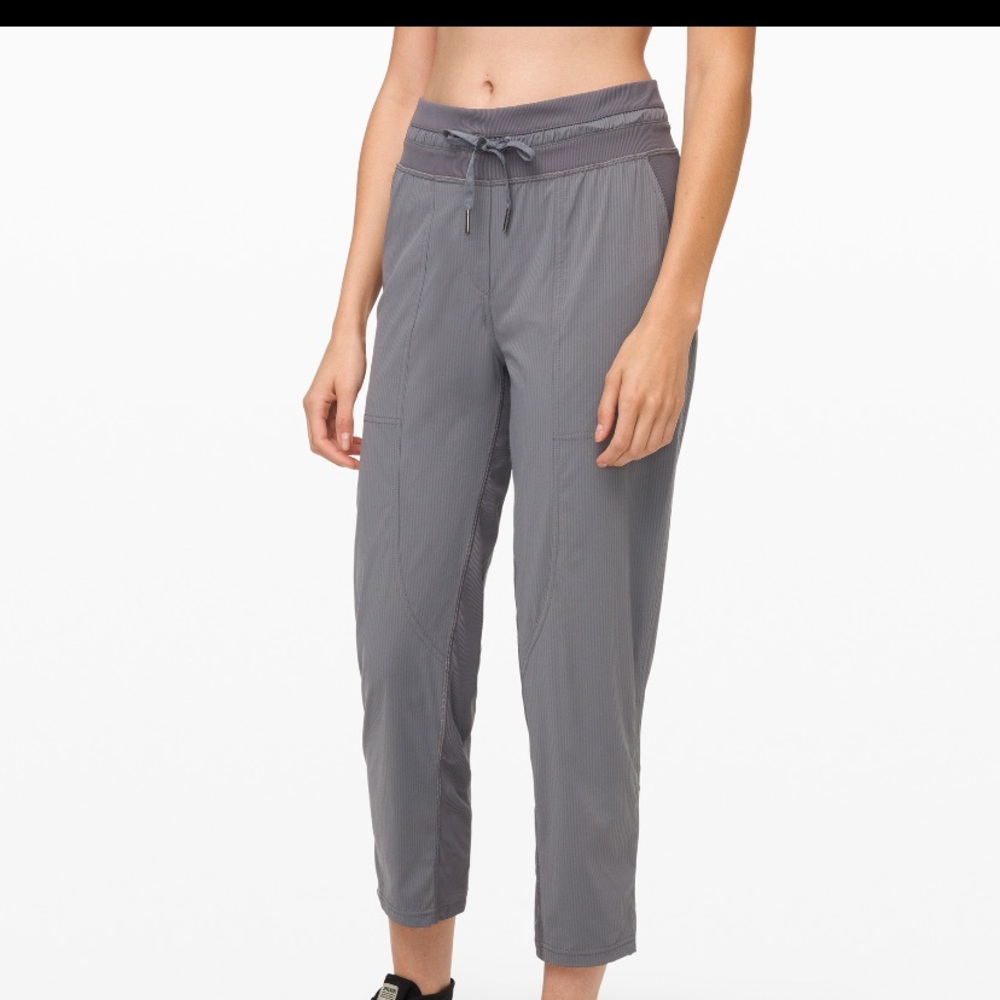 NWOT Lululemon Dance Studio Crop Pants